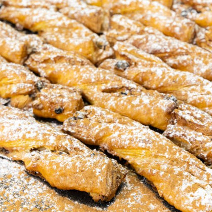 CROISSANT CREAM - RAISINS - CINNAMON 70g (7kg box) - Hellenic Imports
