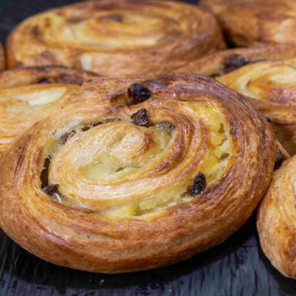 CROISSANT RAISIN BUTTER R2B 120G (70PCS/BOX) - Hellenic Imports